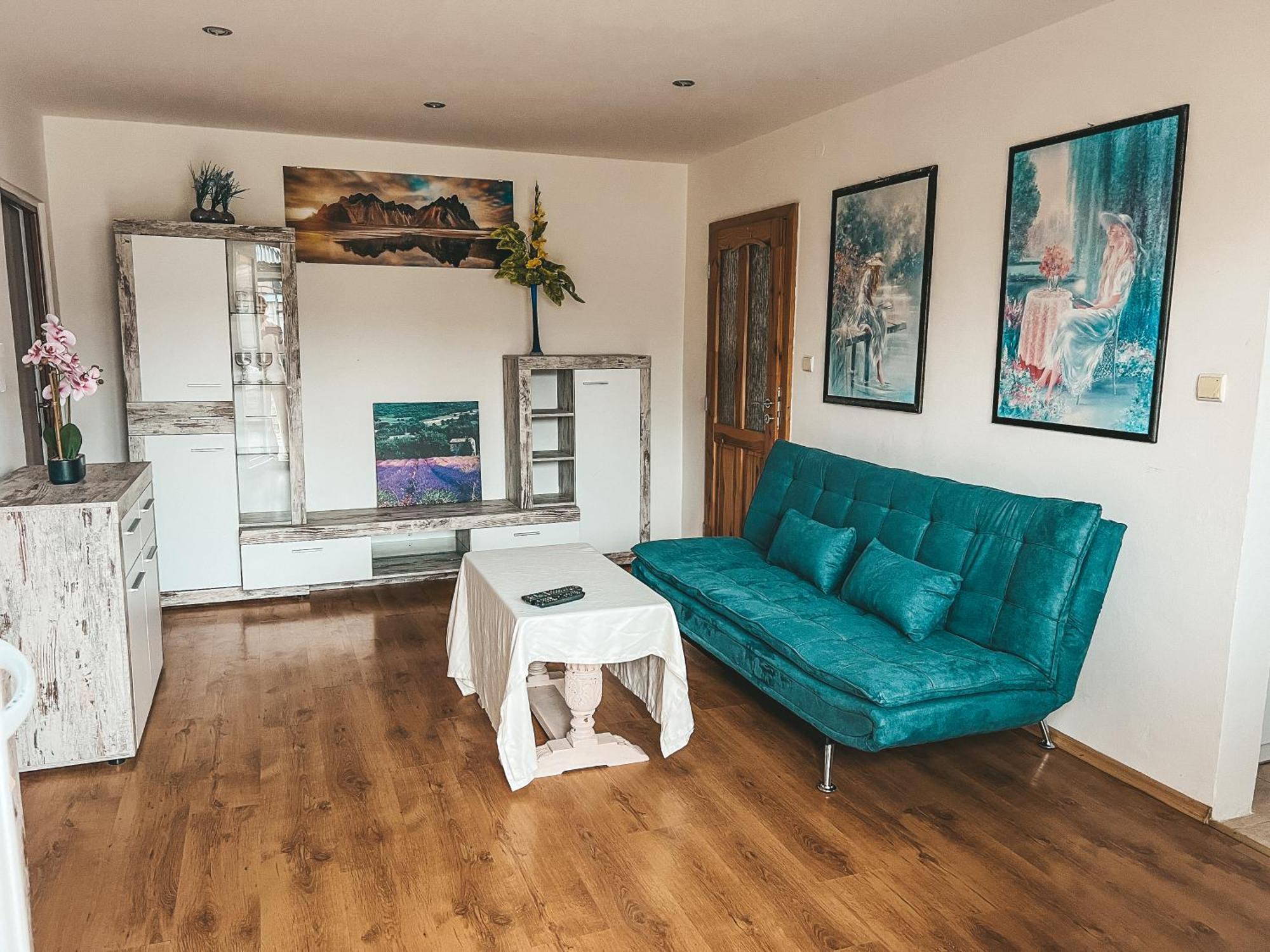 3 Bedroom Apartment In The Part Of The City Banská Bystrica Eksteriør billede